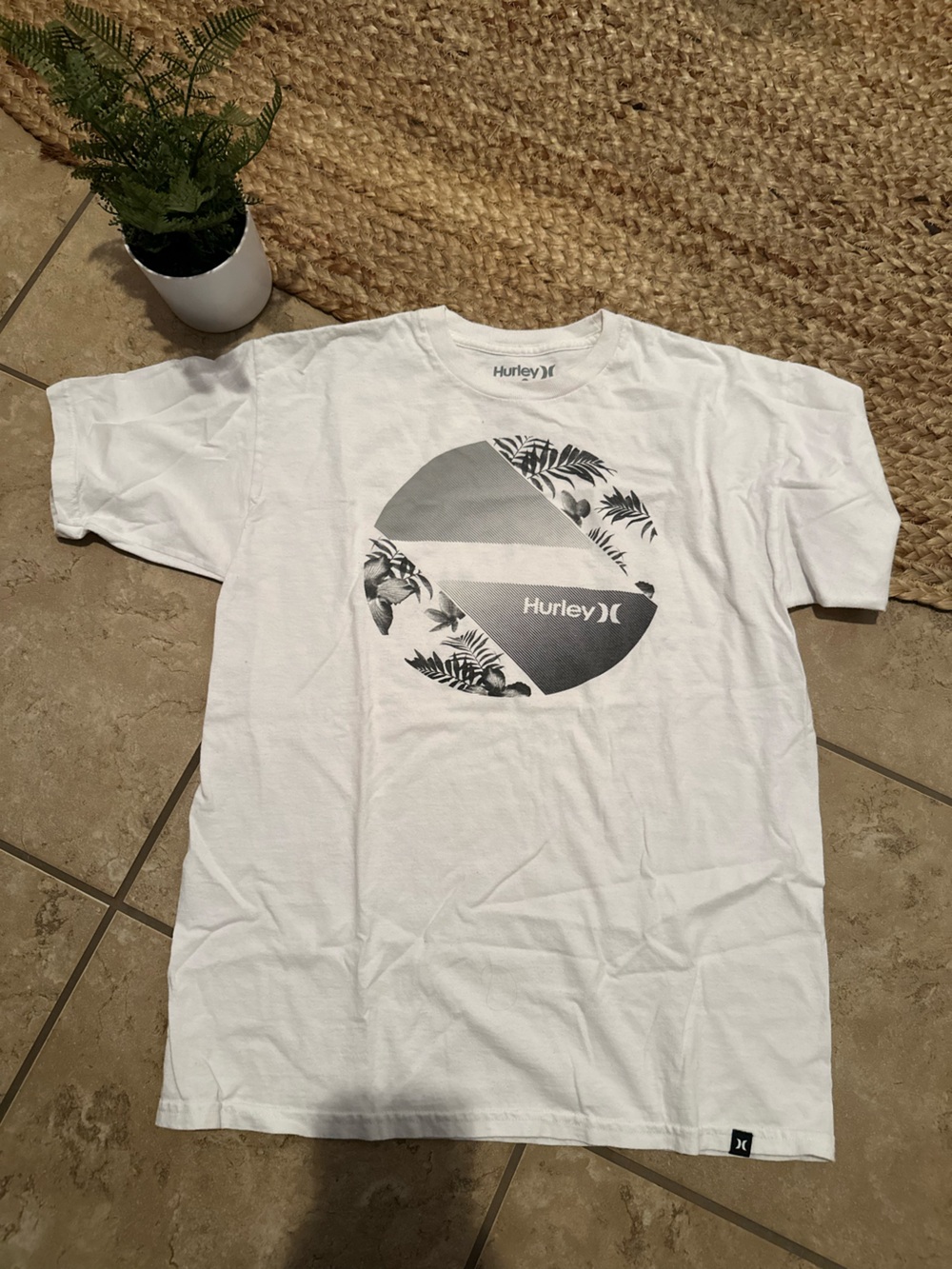 HURLEY GRAPHIC TEE